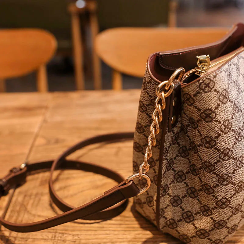 Women's Fashion Small Bucket Shoulder Bag – Luxury Crossbody Bag with Chain Strap, Vintage PU Handbag
