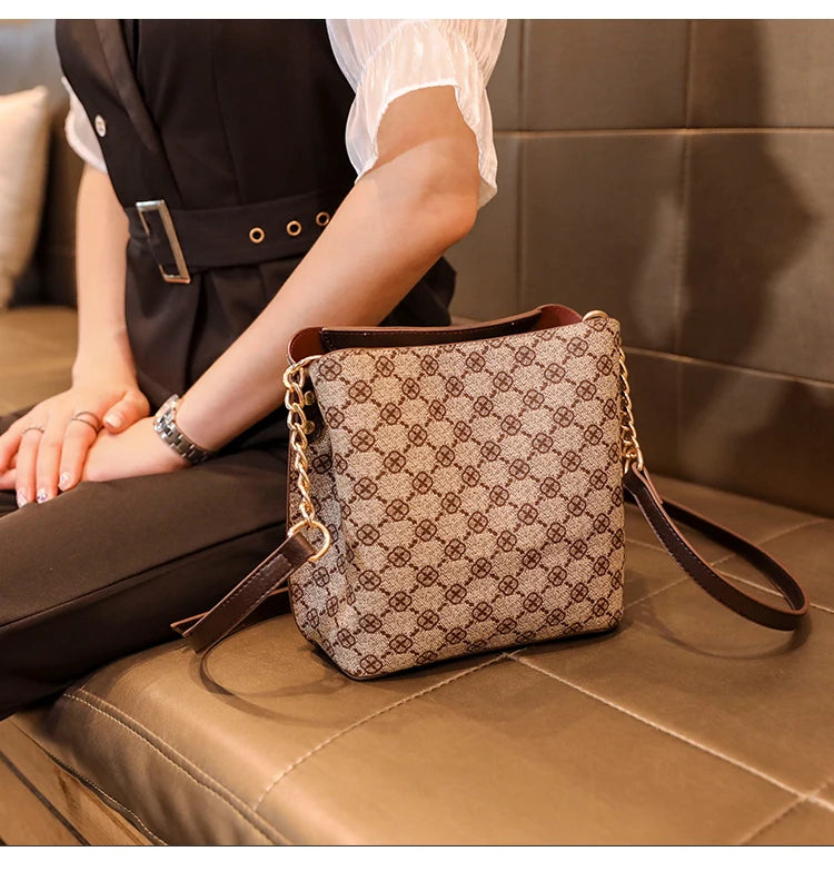 Women's Fashion Small Bucket Shoulder Bag – Luxury Crossbody Bag with Chain Strap, Vintage PU Handbag