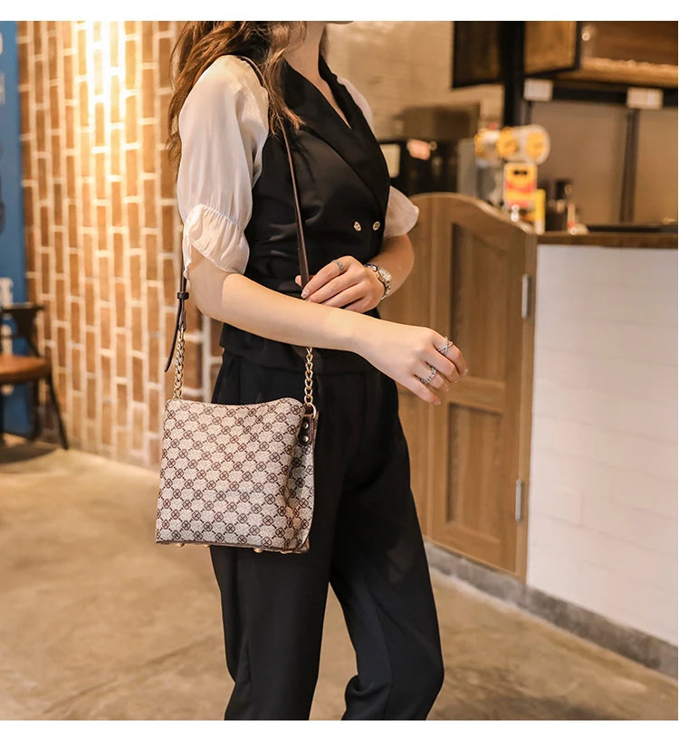 Women's Fashion Small Bucket Shoulder Bag – Luxury Crossbody Bag with Chain Strap, Vintage PU Handbag