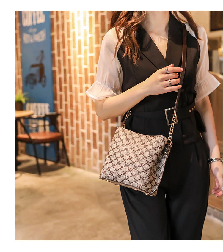Women's Fashion Small Bucket Shoulder Bag – Luxury Crossbody Bag with Chain Strap, Vintage PU Handbag