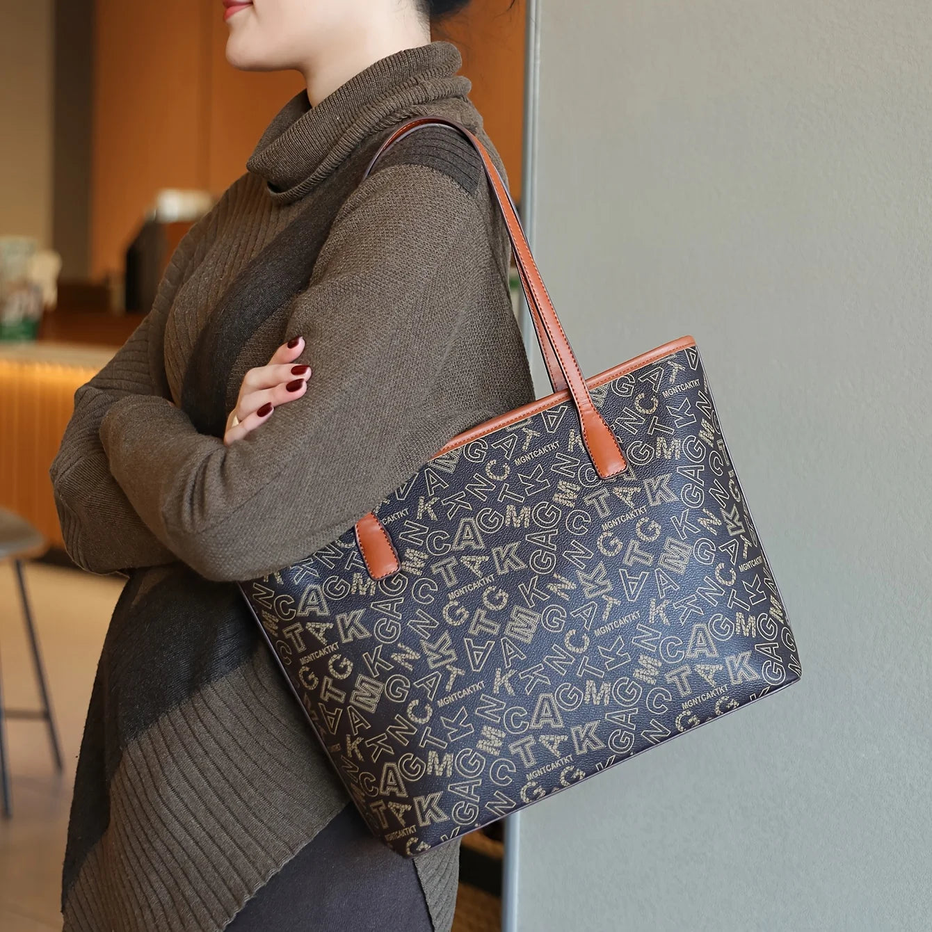 Women's Stylish Handbag Set (Tote & Purse)